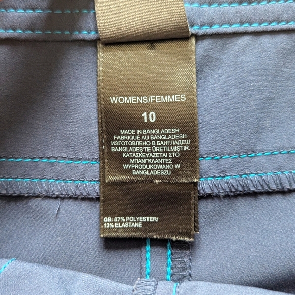 The North Face Blue Board Shorts with Zip Pockets - Size 10 - Picture 7 of 8